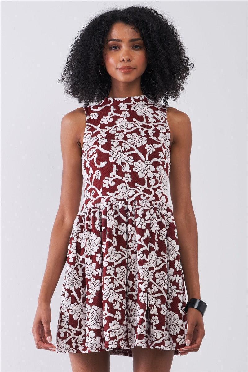 Robe courte ajustée à fleurs