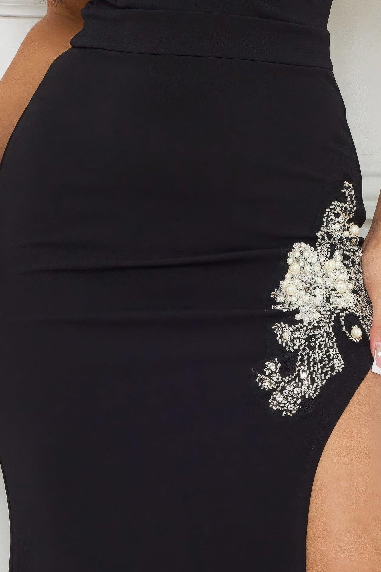 Robe de soirée longue brodée et perlée