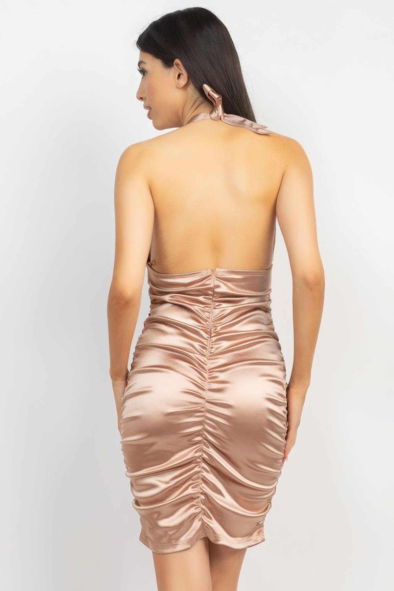 Robe courte frontée en satin