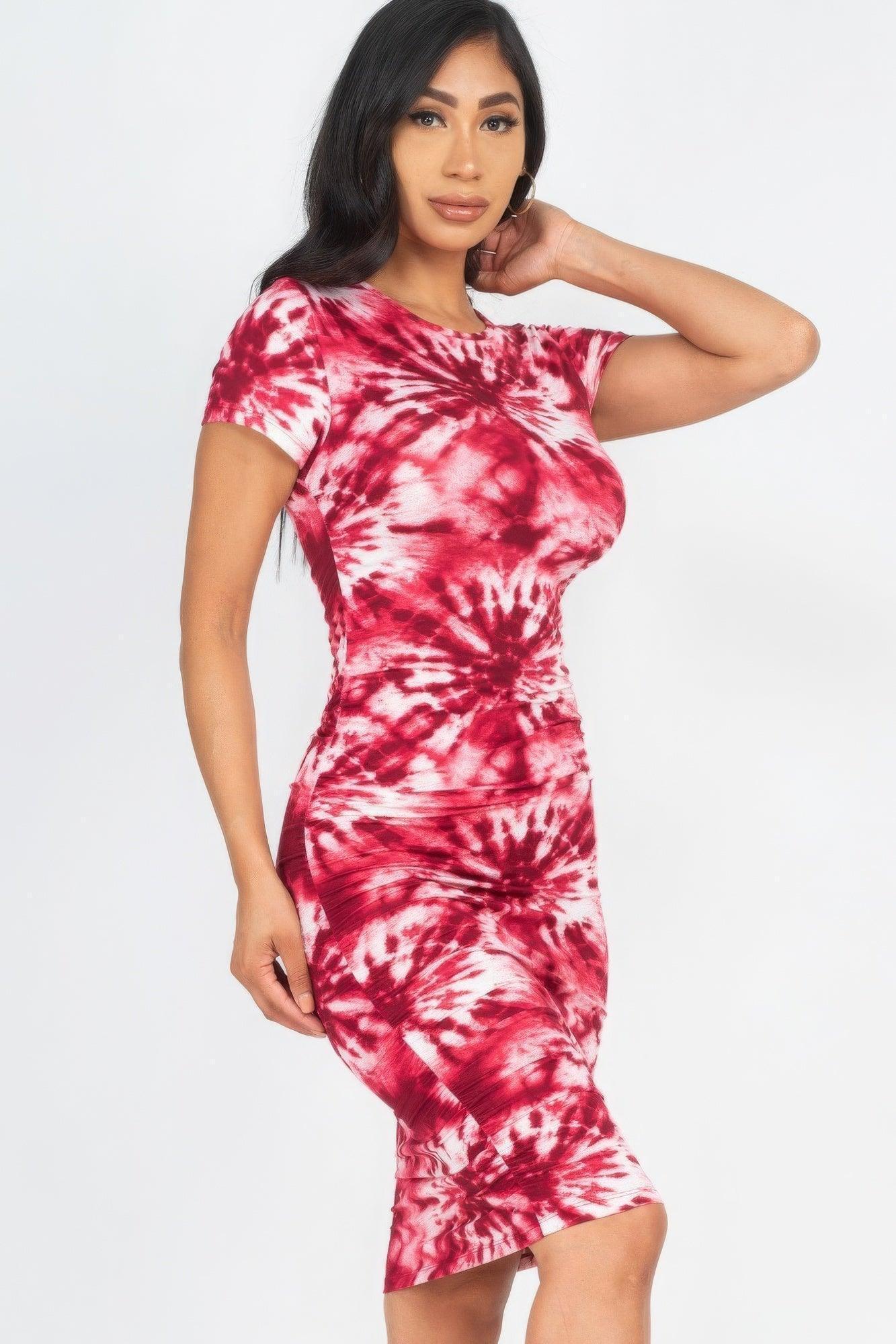 Robe courte moulante imprimée Tie-Dye
