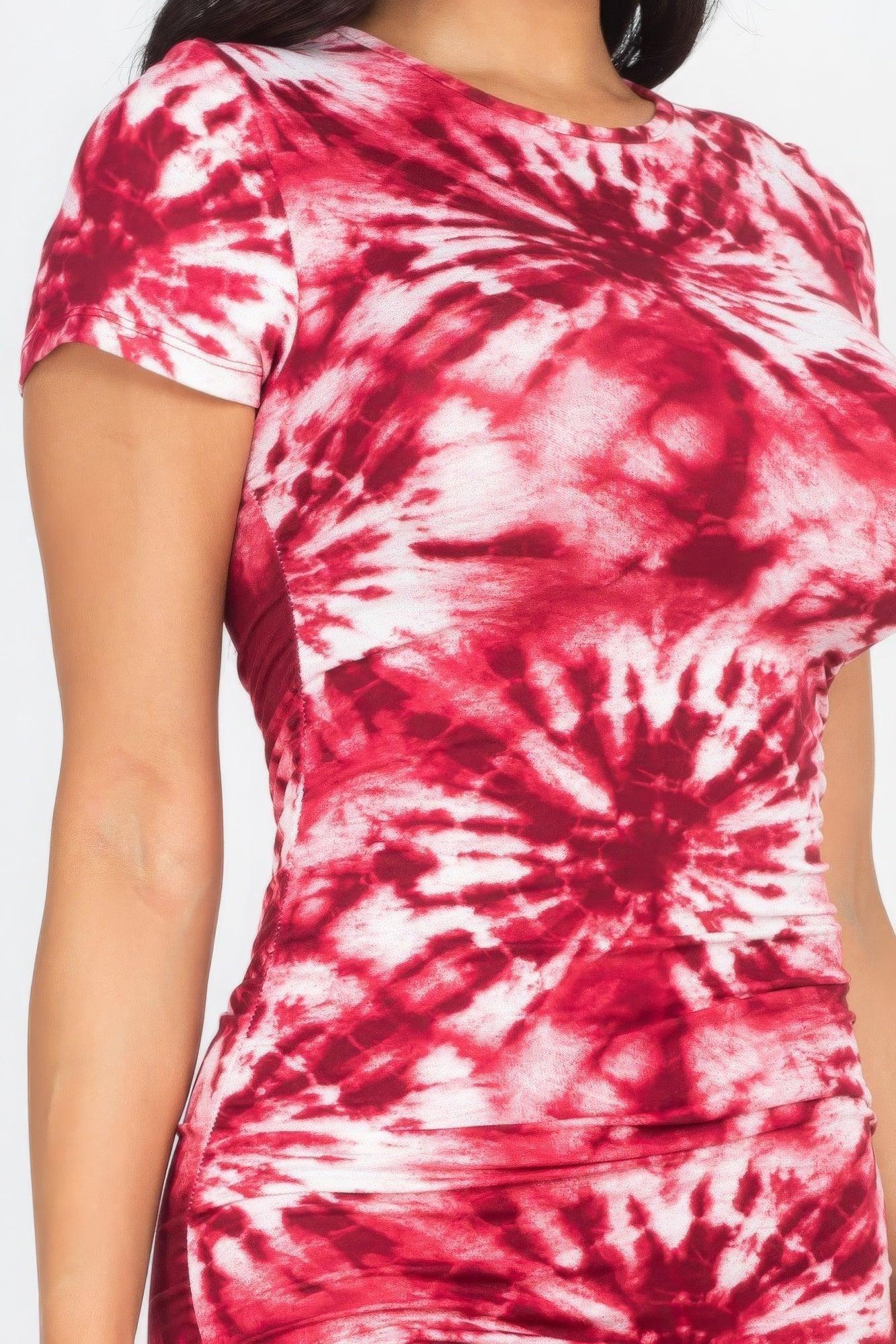 Robe courte moulante imprimée Tie-Dye