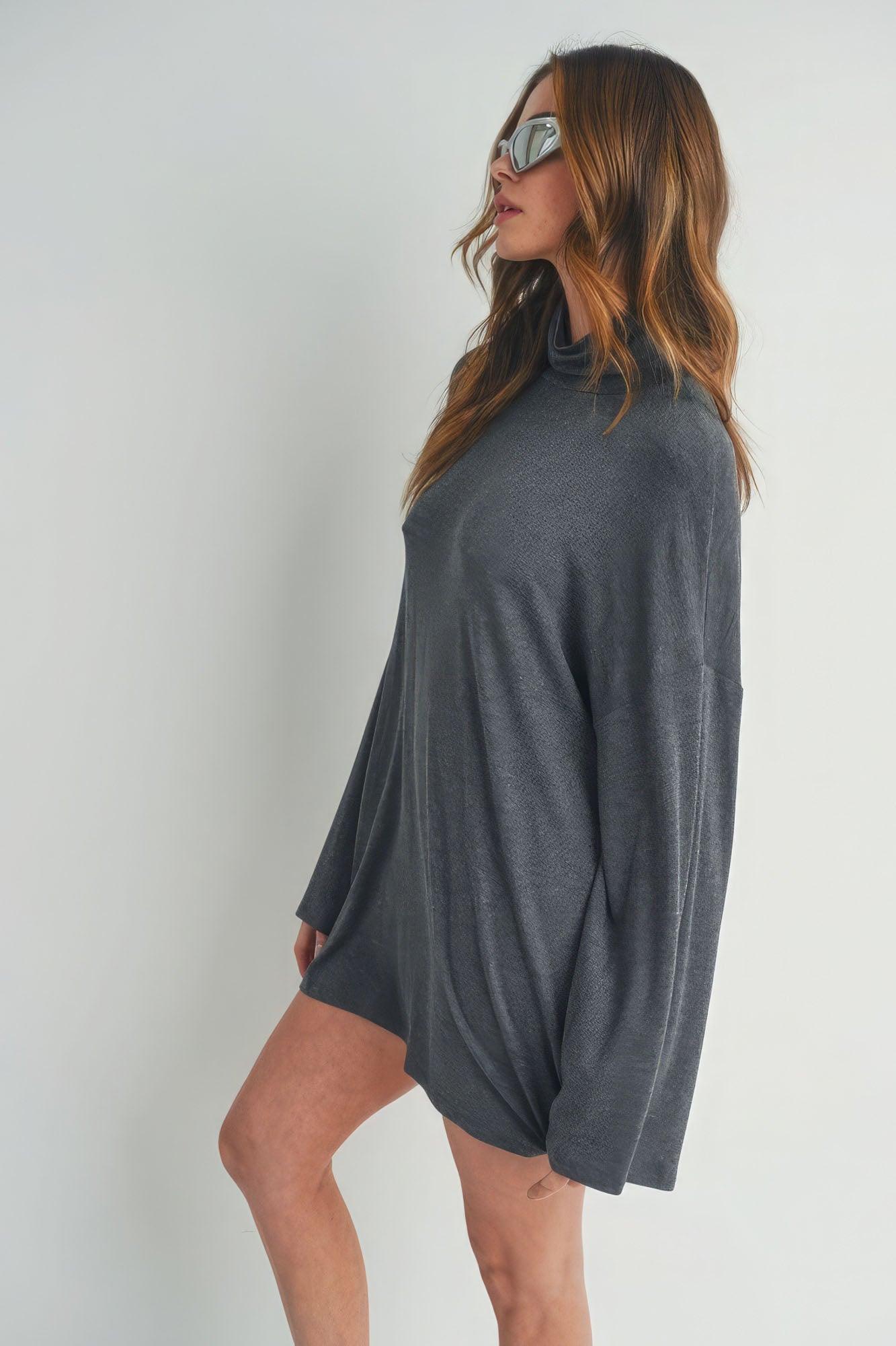 Robe courte à col roulé