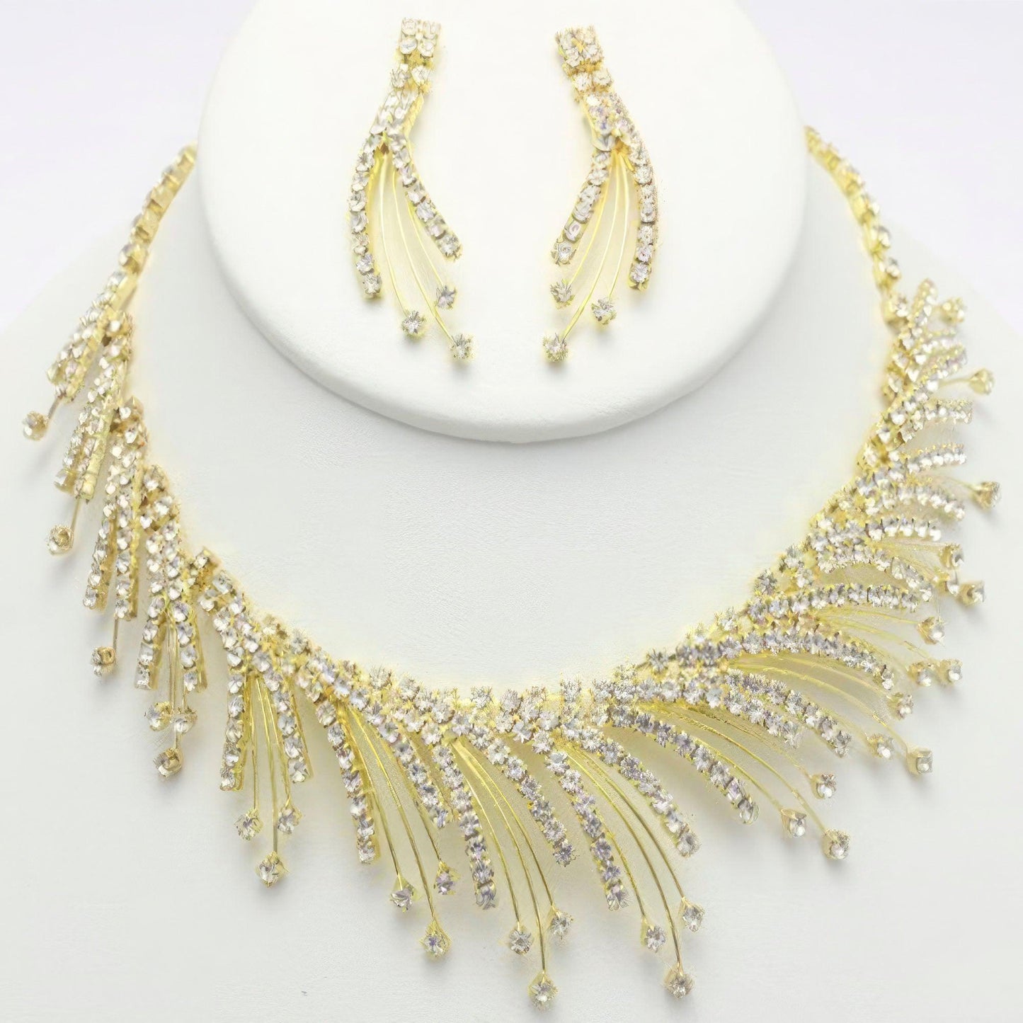 Ensemble de boucles d'oreilles en strass