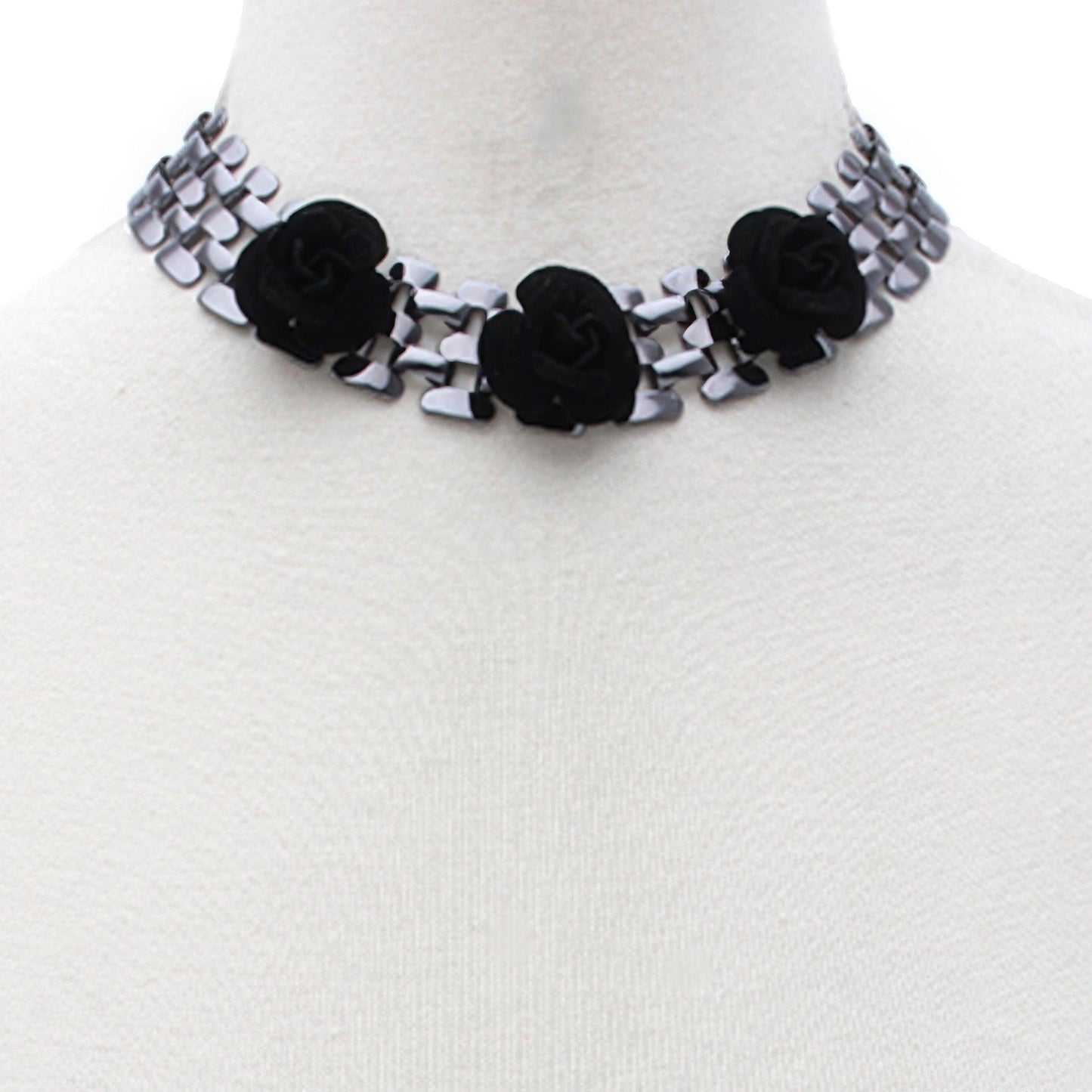 Collier en métal de fleurs Sodajo