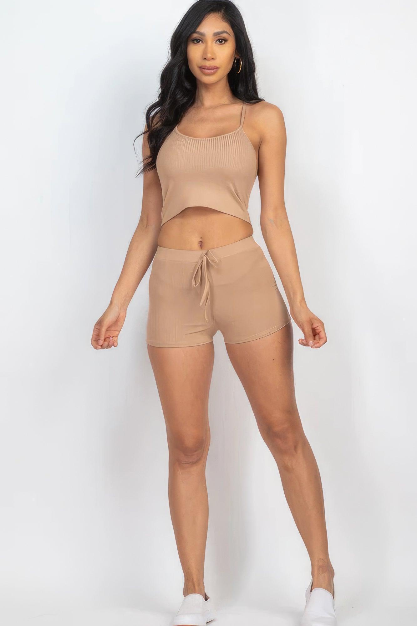 Conjunto top canalé y shorts cortos