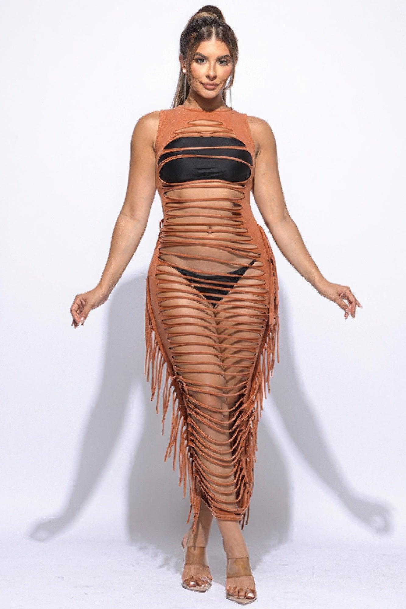 Robe longue découpée à franges