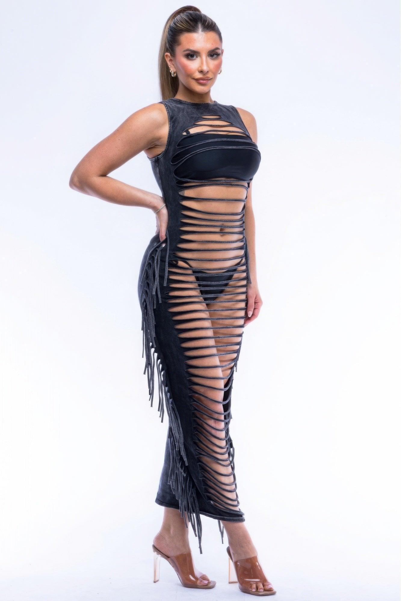 Robe longue découpée à franges