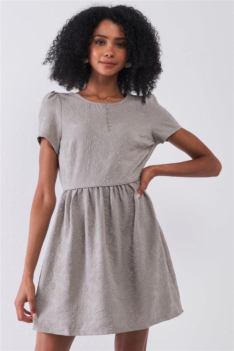 Robe courte à col rond à broderie florale gris argenté