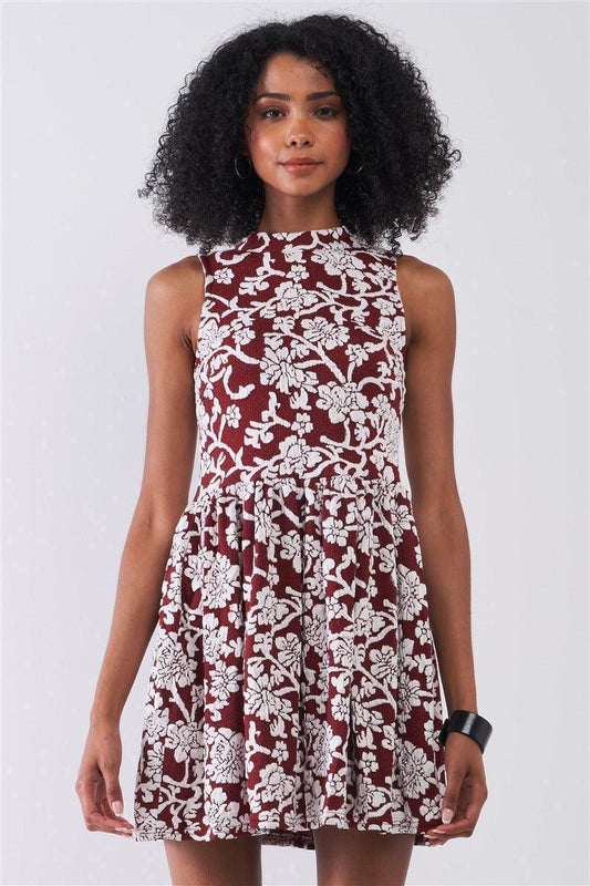 Robe courte ajustée à fleurs