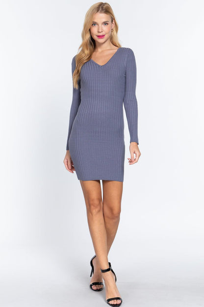Robe pull courte à manches longues et col en V