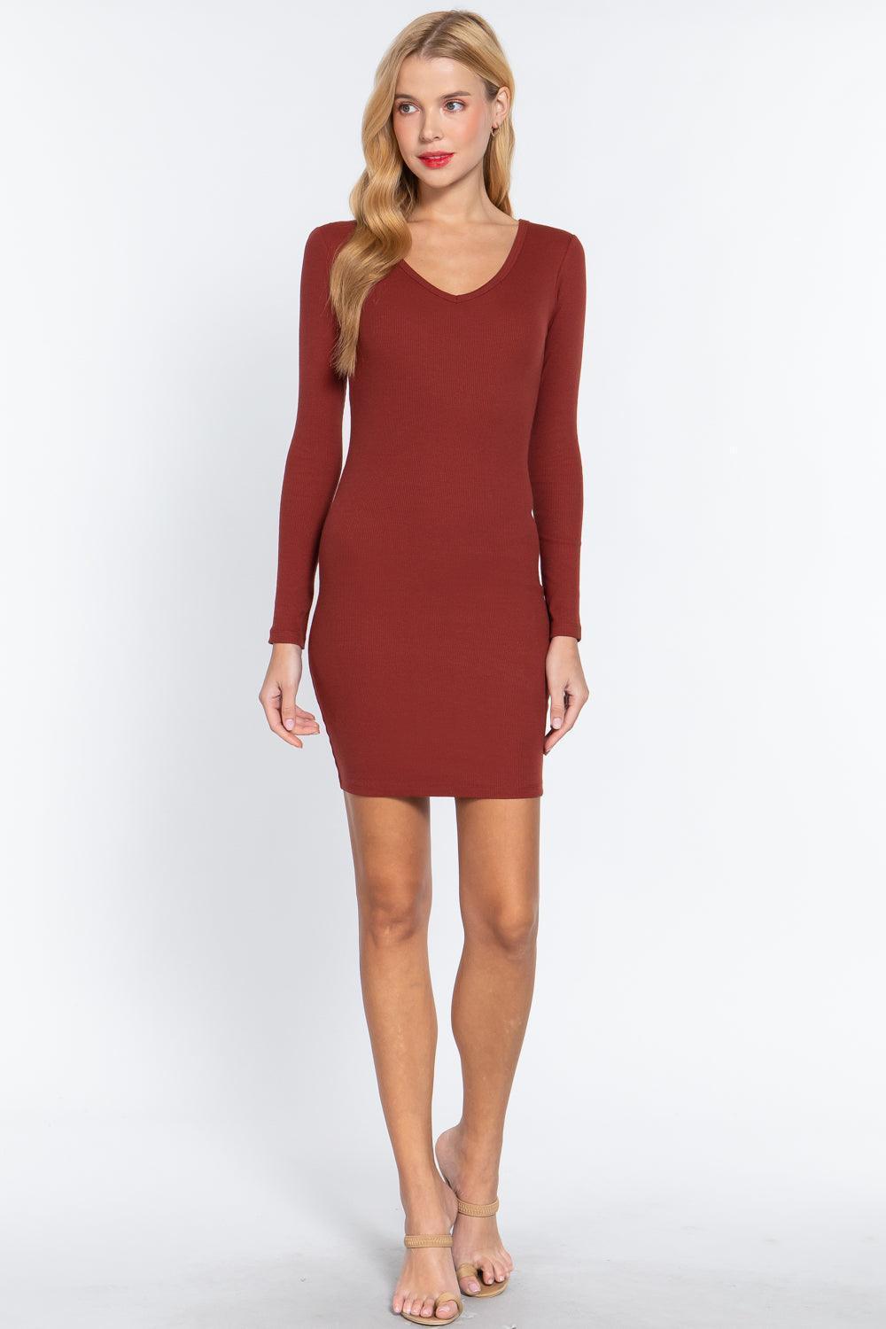 Robe courte côtelée à manches longues et col en V