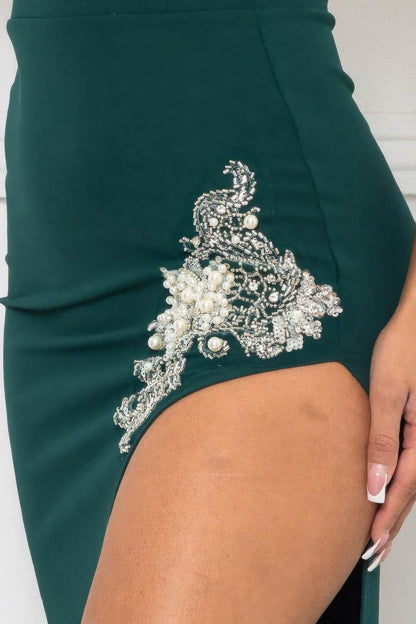 Robe de soirée longue brodée et perlée