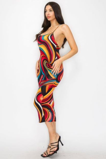 Robe moulante à imprimé marbre croisé