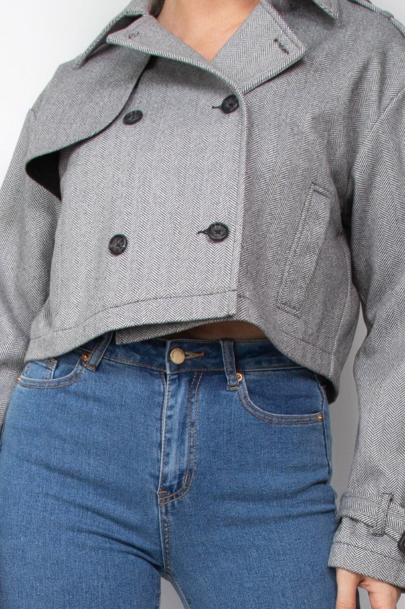 Crop trench-coat à manches bouclées à encoche