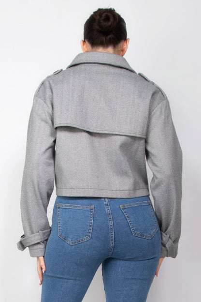 Crop trench-coat à manches bouclées à encoche