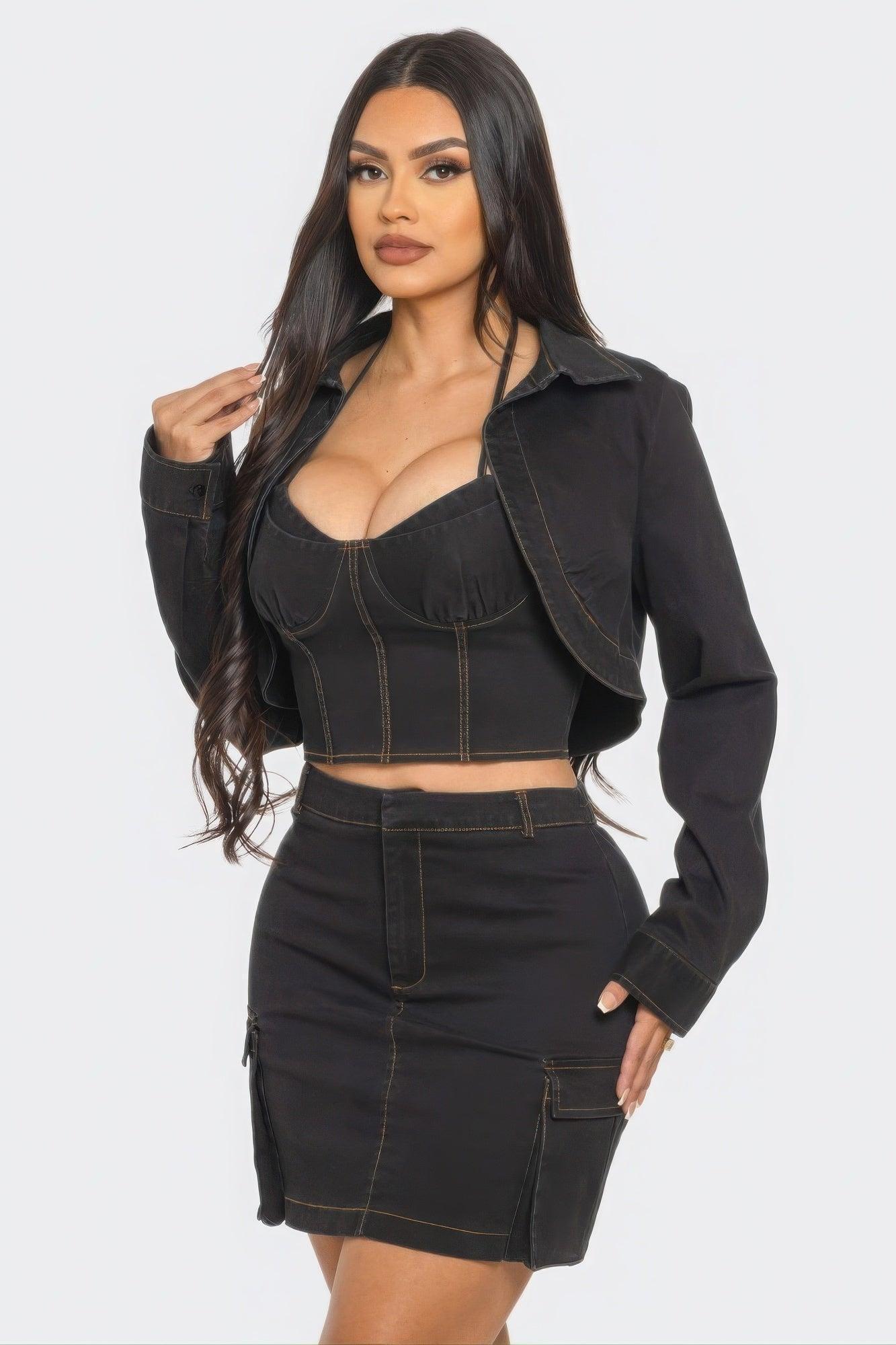 Ensemble trois pièces jupe, haut chic et veste courte assortie